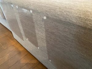 ソファーでの爪研ぎ対策!爪研ぎ防止シートーの効果とは!?