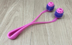 猫用マッサージローラー「キャティーマン全身マッサー術 にゃんこの癒し」レビュー。