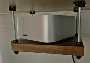 Mac StudioスタンドをDIY！机の下に設置する事で机を広く快適に！